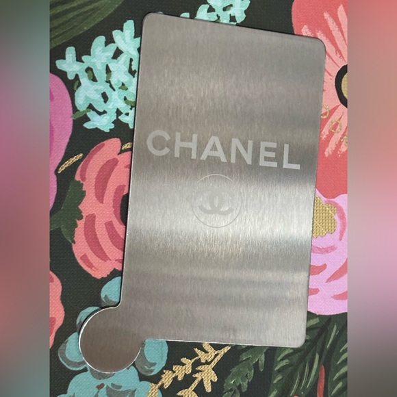 CHANEL Vibrant Pink Compact Mirror and Car Freshener NWOT - Picture 7 of 15
